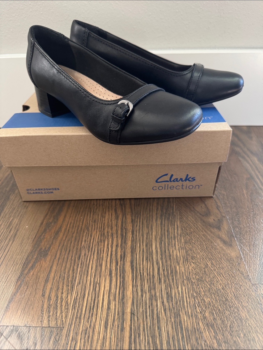 Clarks Black Leather Low Block Heel Marilyn Nora Pumps size 6